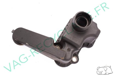 Séparateur reniflard huile sur bloc moteur 048103772B Golf 3 - Image 1