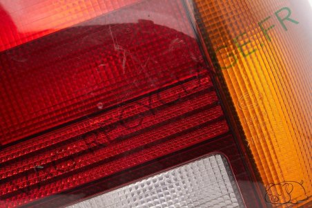 Feux arrière droit fumé Hella 6N0945096B pour Polo 3 Phase 1 6N - Image 3