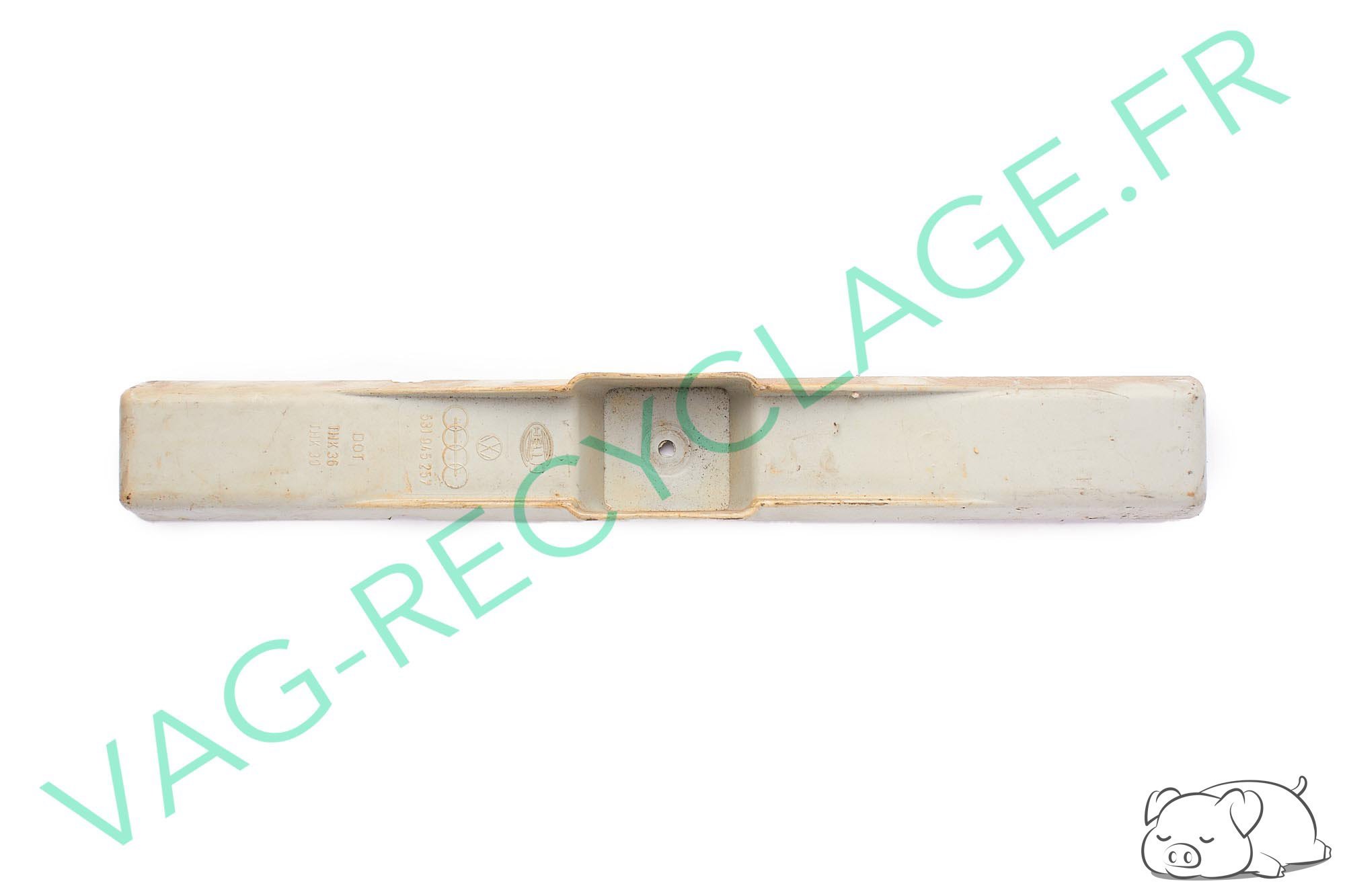 Cache platine feu arrière Hella 531945257 pour Scirocco 1 1974-1981 - Image 1