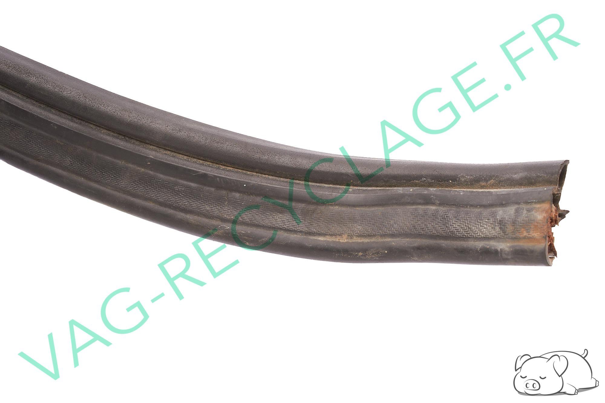 Joint de porte arrière gauche 191867365C Golf 2 et Jetta 2 - Image 1