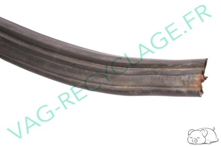 Joint de porte arrière gauche 191867365C Golf 2 et Jetta 2 - Image 1