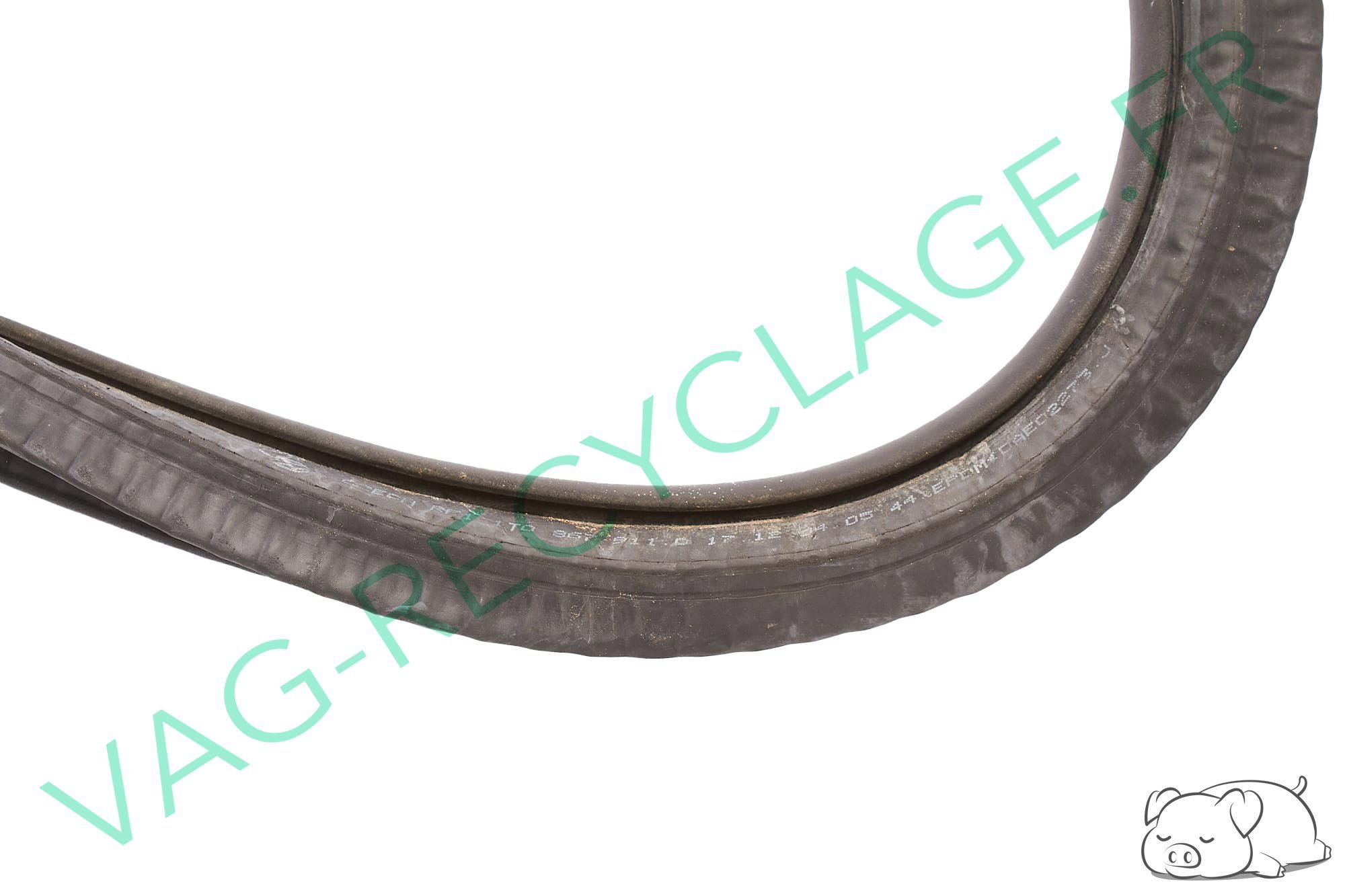 Joint de porte arrière gauche ou droit 1T0867911D pour Touran - Image 1