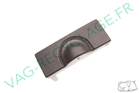 Cache gauche sous grille de ventilation centrale 1H6819741A Golf 3 Vento - Image 1