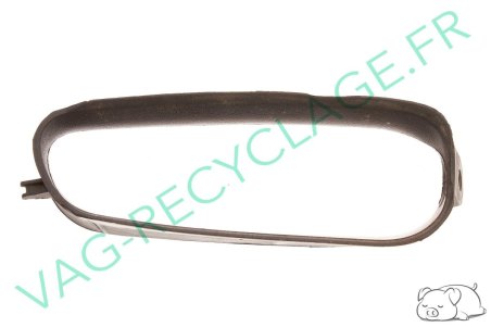 Cache inférieur poignée porte intérieure gauche 8D0867395 Audi A4 B5 et RS4 B5 - Image 2