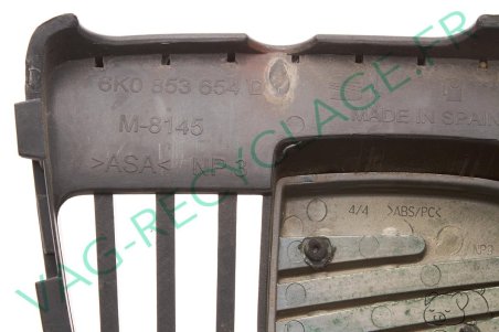 Calandre 6K0853654D pour Seat Cordoba et Seat Ibiza 2 de 1999 à 2002 - Image 3