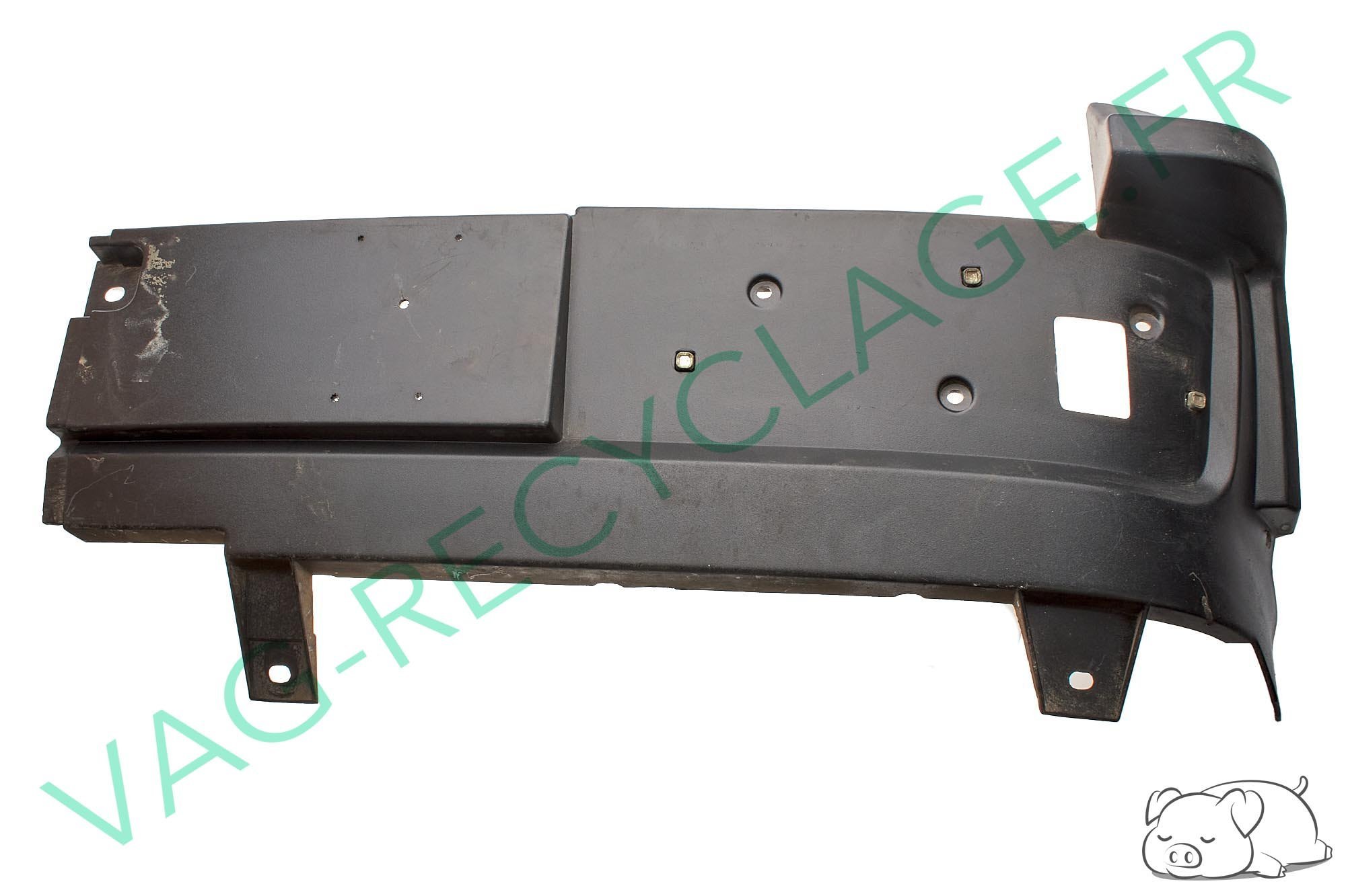 Cache feux arrière droit 19195 55060/1 pour Seat Fura / Seat 127 Phase 3 - Image 1