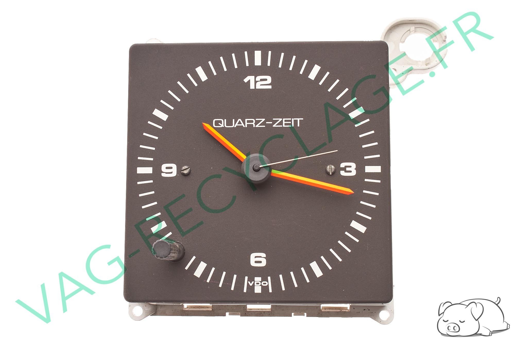 Horloge / montre 811919201 dans le compteur pour Audi 80 B2 et Audi Coupé GT - Image 1