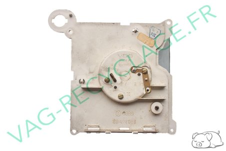 Horloge / montre 811919201 dans le compteur pour Audi 80 B2 et Audi Coupé GT - Image 2