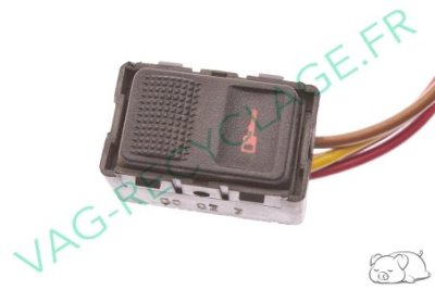 Bouton verrouillage fermeture centralisée 8L0962107A Audi A3 8L et Audi A4 B5 - Image 1