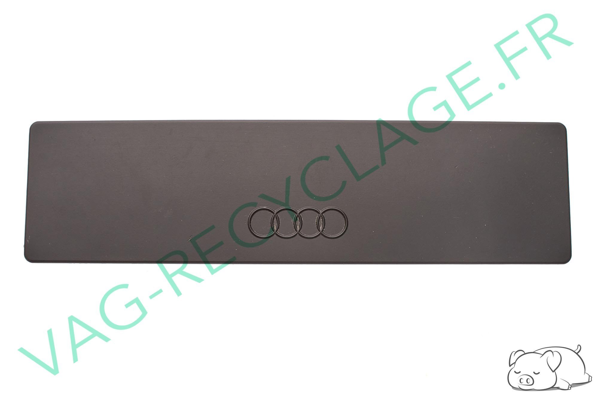 Cache emplacement autoradio 8D0035231 pour Audi A4 B5 Phase 2 et Audi RS4 B5 - Image 1