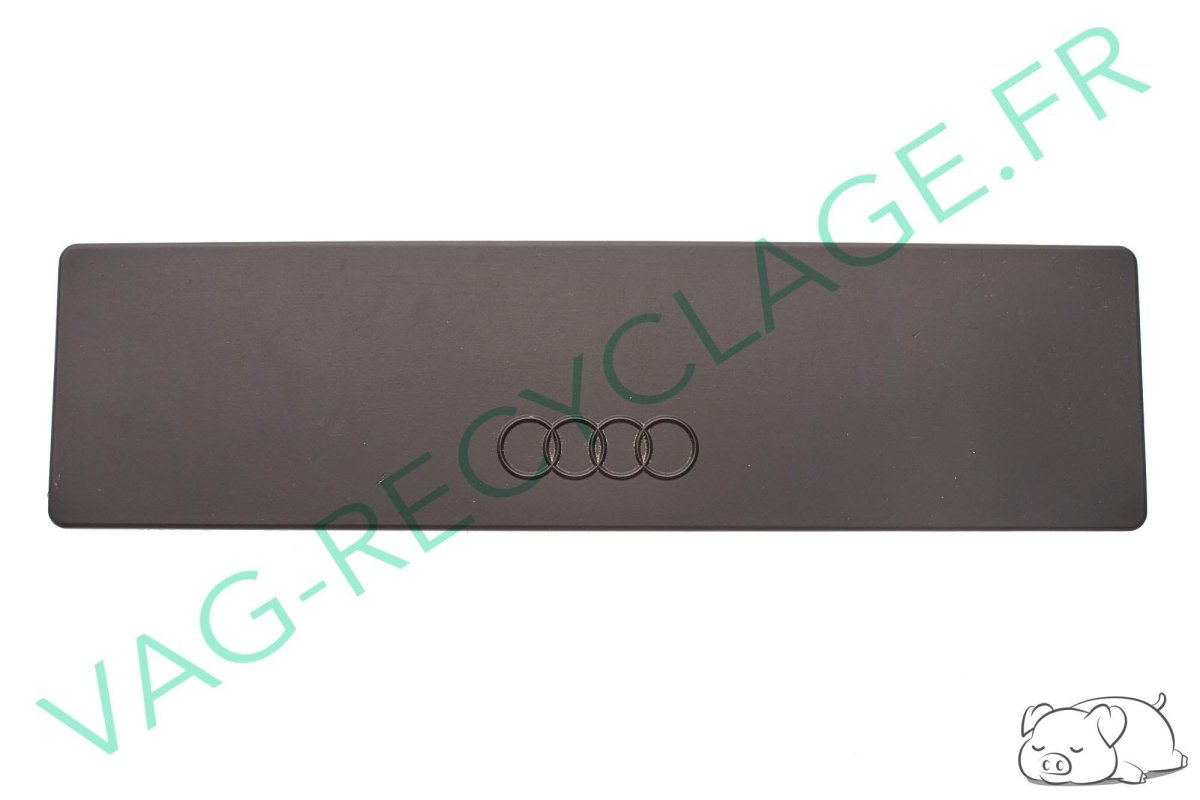 Cache emplacement autoradio 8D0035231 pour Audi A4 B5 Phase 2 et Audi RS4 B5 - Image 1