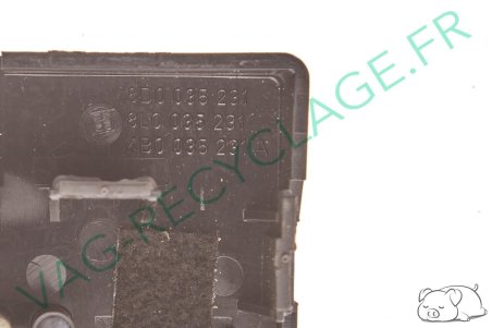 Cache emplacement autoradio 8D0035231 pour Audi A4 B5 Phase 2 et Audi RS4 B5 - Image 4