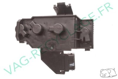 Platine feux arrière gauche 8D0945257D pour Audi A4 B5 Phase 2 Berline - Image 1