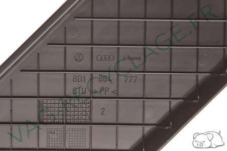 Repose pied conducteur 8D1864777 pour Audi A4 B5 et Audi RS4 B5 - Image 4