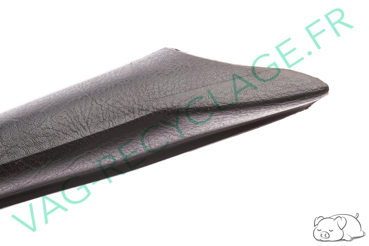 Cache montant pare-brise 191867458 droit coté passager Golf 2 et Jetta 2 - Image 1