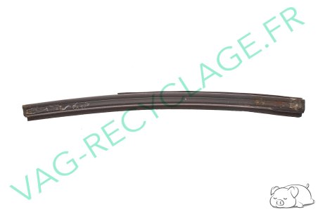 Joint guide de vitre avant droit 191837076 pour Golf 2 et Jetta 2 - Image 2