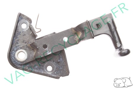 Levier ouverture capot 8D1823531C pour Audi A4 B5 et Audi RS4 B5 - Image 1