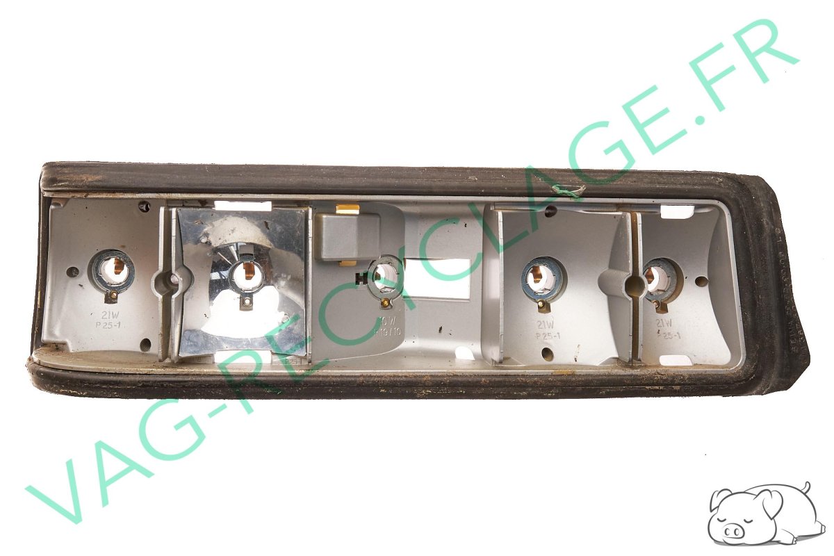 Réflecteur feux arrière gauche 1367505 pour Bmw série 3 E21 316 320 320/6 323i - Image 1