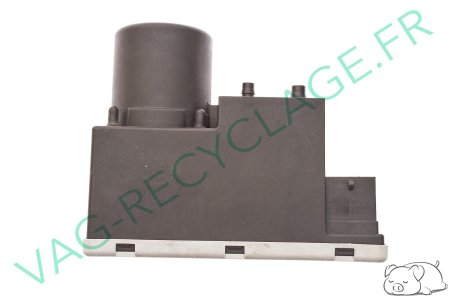 Pompe fermeture centralisée VDO 8D0862257 Audi A3 8L A4 B5 RS4 (pour pièces) - Image 1