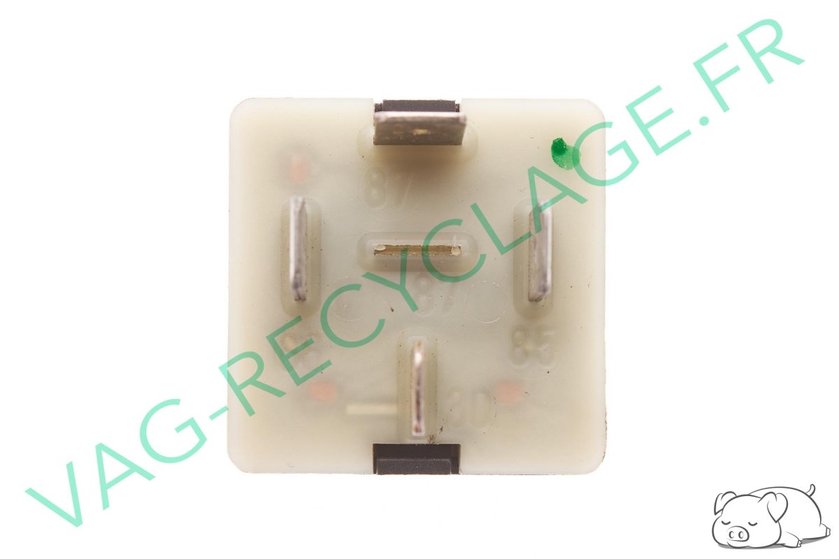 141951253B Relais pour AUDI A4 BERLINA (B5) * 2523032 141951253B Relais pour AUDI A4 BERLINA (B5) * 2523032