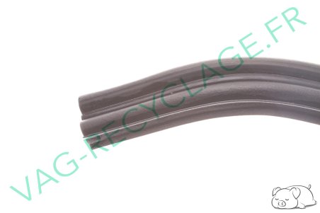 Joint de capot moteur 8L0823723 pour Audi A3 8L - Image 2