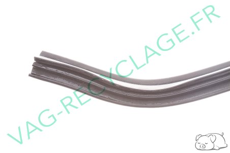 Joint de capot moteur 8L0823723 pour Audi A3 8L - Image 4