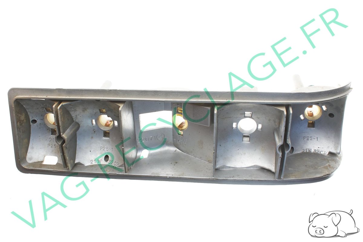 Réflecteur feu arrière droit 1366372 pour Bmw série 3 E21 - Image 1