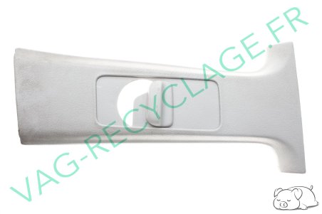 Cache montant de porte droit 1H4867244B pour Golf 3 et Vento - Image 1