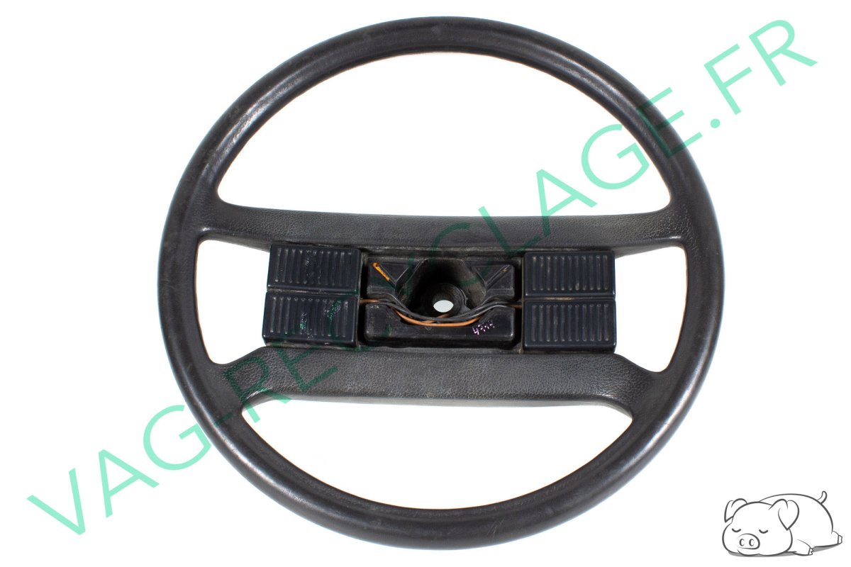 Volant 4 branches 325419091 pour Volkswagen Passat 2 B2 Santana - Image 1