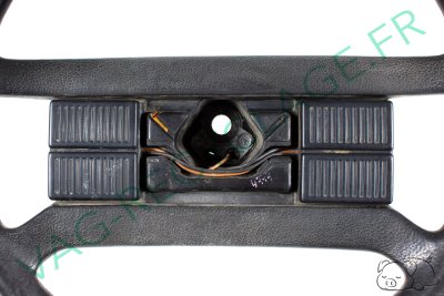 Volant 4 branches 325419091 pour Volkswagen Passat 2 B2 Santana - Image 3